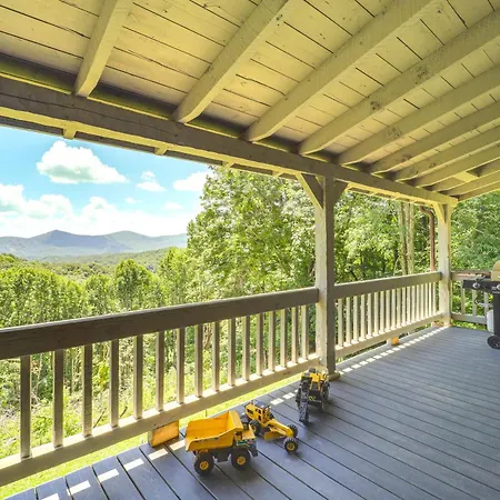 Ashe County Log Cabin Mountain-View Deck, Sauna